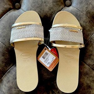 Havana sand grey with gold slides